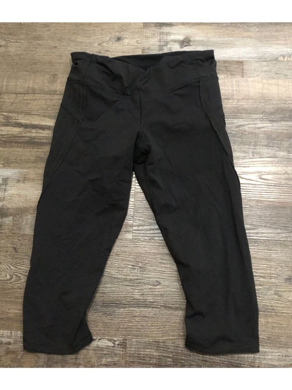 Lululemon Womens Size 8 Black Chase Me Crop Athletic Leggings